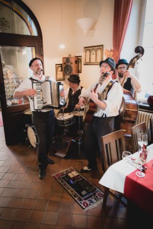 Musik For The Kitchen